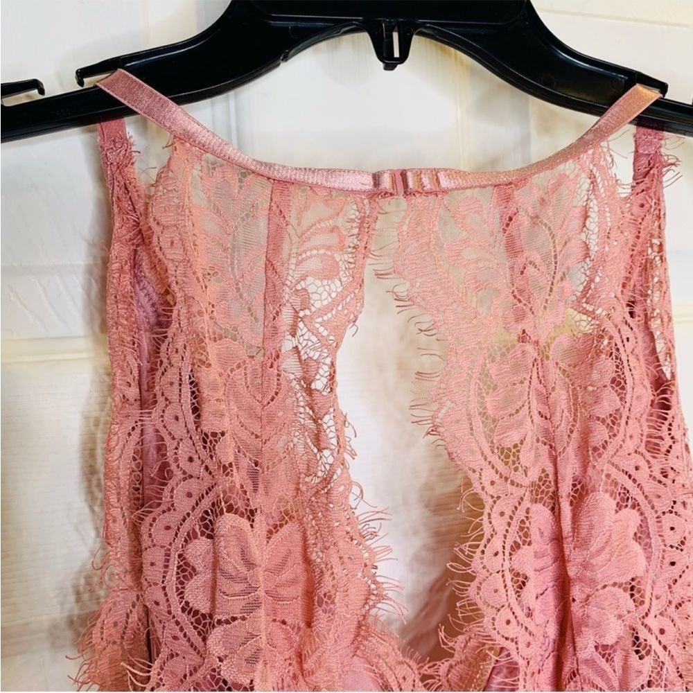 Free People Melrose Lace Bodysuit Open Back Pink Size Small - Picture 8 of 12